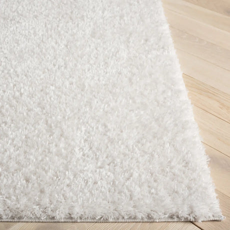 Safavieh Penelope Shag 4'-0" x 6'-0" Rug in Ivory
