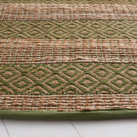 Safavieh Natural Fiber 7'-0" x 7'-0" Rug in Green / Natural