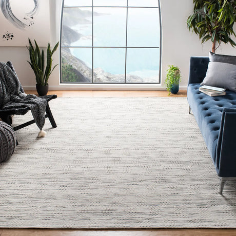 Safavieh Marbella 6'-0" x 9'-0" Rug in Grey / Beige