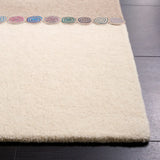 Safavieh Fifth Avenue 4'-0" x 6'-0" Rug in Ivory / Beige
