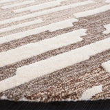 Safavieh Fifth Avenue 7'-0" x 7'-0" Rug in Natural / Brown