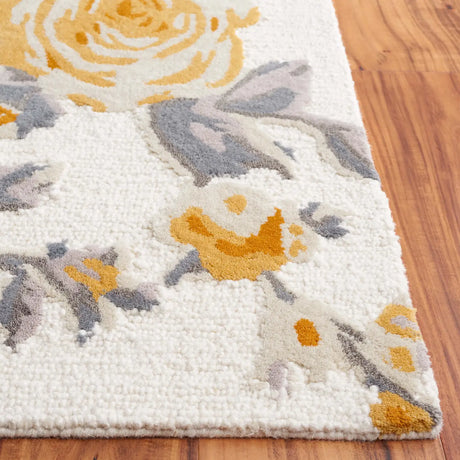 Safavieh Jardin 4'-0" x 6'-0" Rug in Ivory / Gold