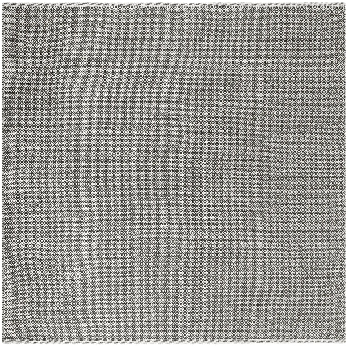Safavieh Montauk 6'-0" x 6'-0" Rug in Ivory / Black