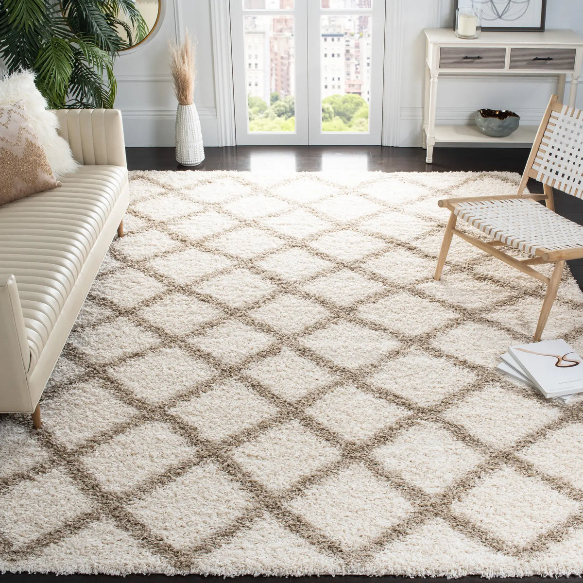 Safavieh Sgd-Dallas Shag 10'-0" x 14'-0" Rug in Ivory / Beige