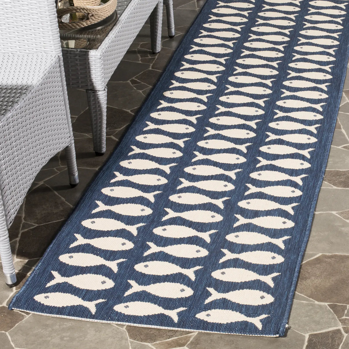 Safavieh Courtyard 2'-3" x 10'-0" Rug in Navy / Beige