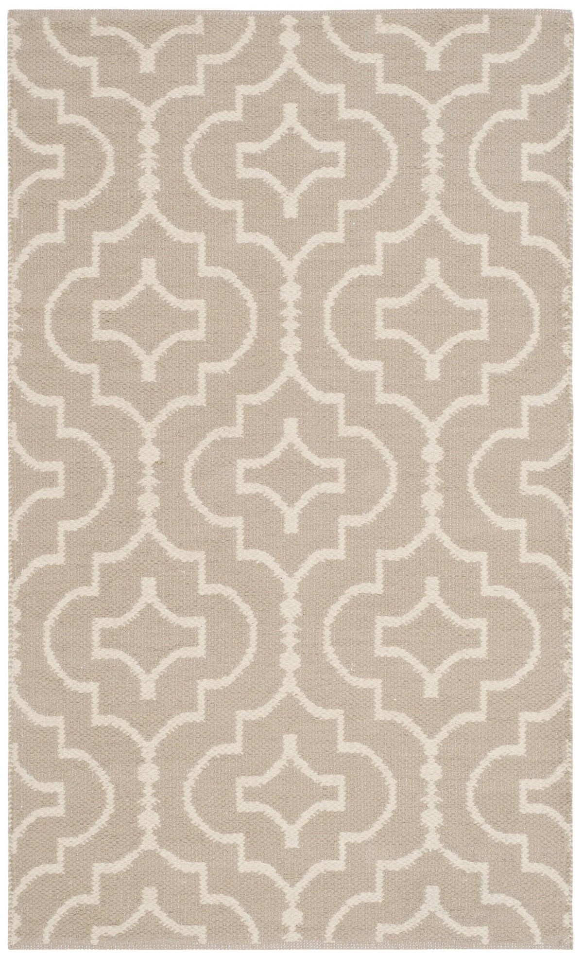 Safavieh Montauk 2'-6" x 4'-0" Rug in Grey / Ivory