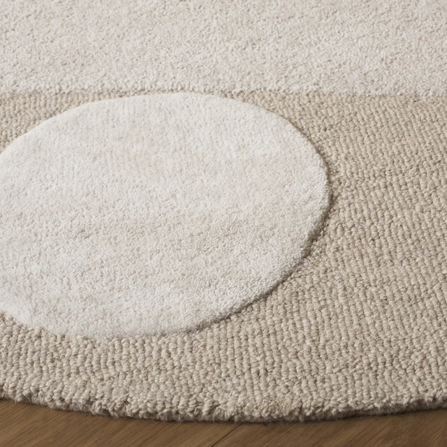Safavieh Ebony 6'-0" x 6'-0" Rug in Beige / Ivory