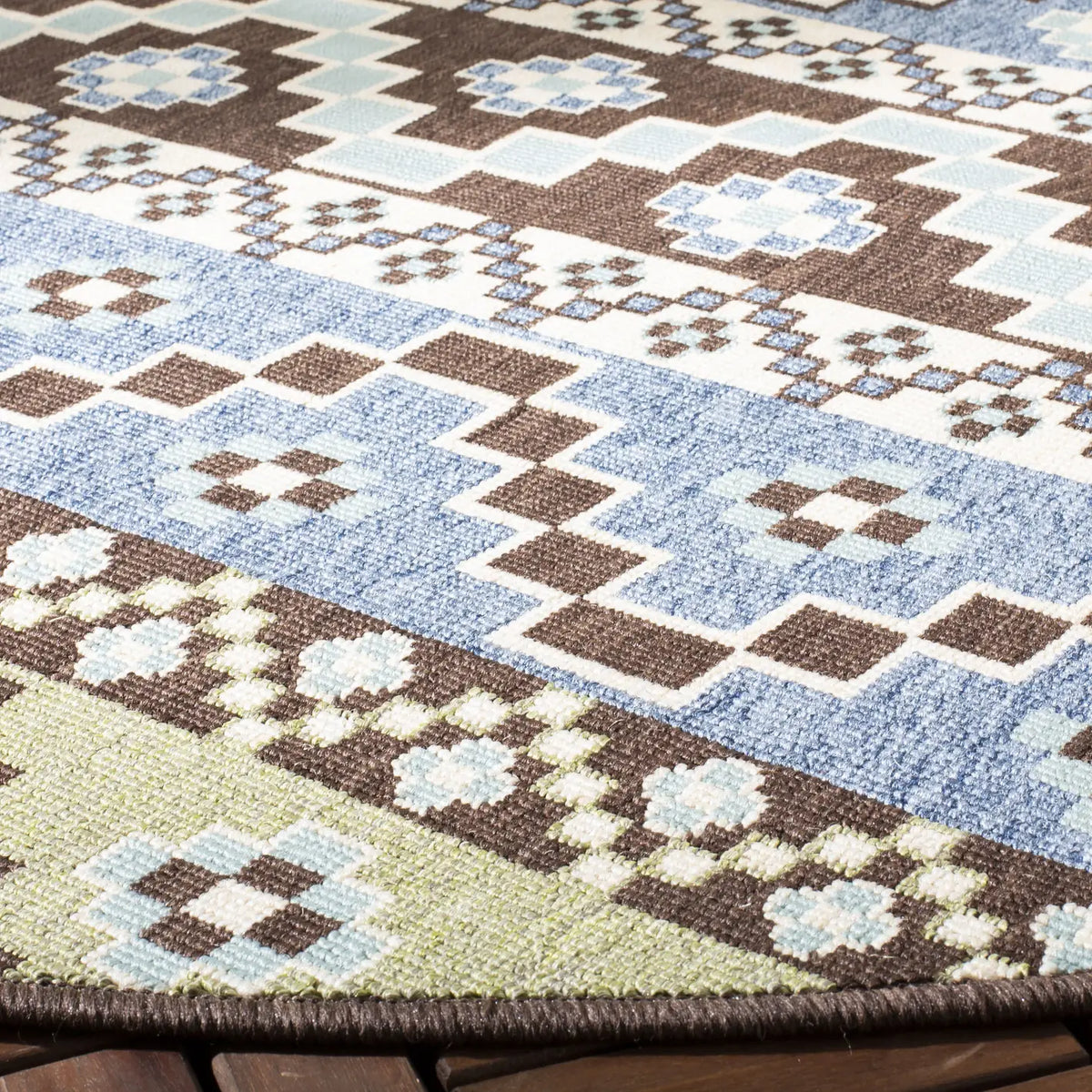 Safavieh Veranda 6'-7" x 6'-7" Rug in Blue / Creme