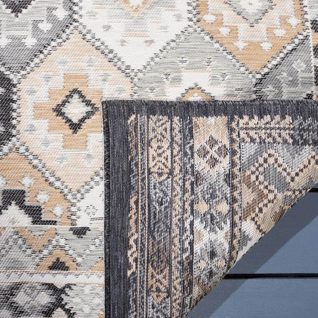 Safavieh Sunrise 5'-3" x 7'-7" Rug in Ivory / Grey Black