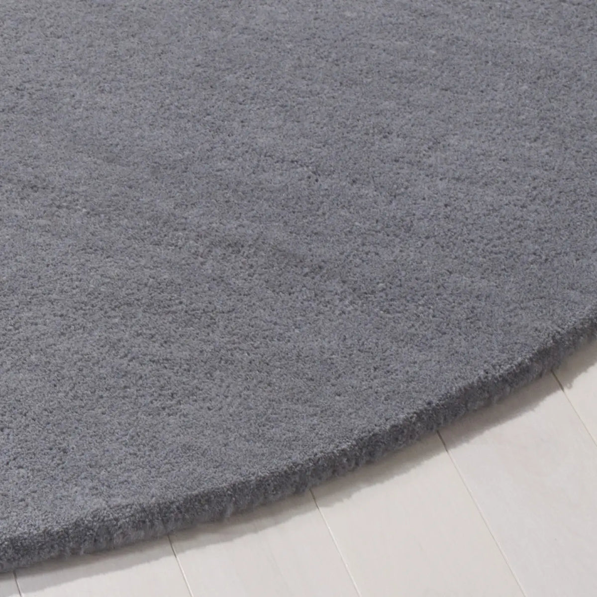 Safavieh Soho 6'-0" x 6'-0" Rug in Dark Grey / Silver