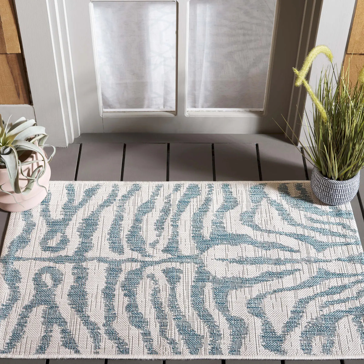 Safavieh Courtyard 2'-0" x 3'-7" Rug in Ivory / Aqua