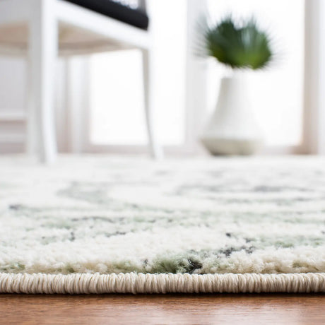 Safavieh Adirondack 4'-5" x 6'-5" Rug in Ivory / Green