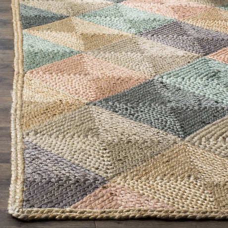 Safavieh Natural Fiber 4'-0" x 6'-0" Rug in Natural / Multi