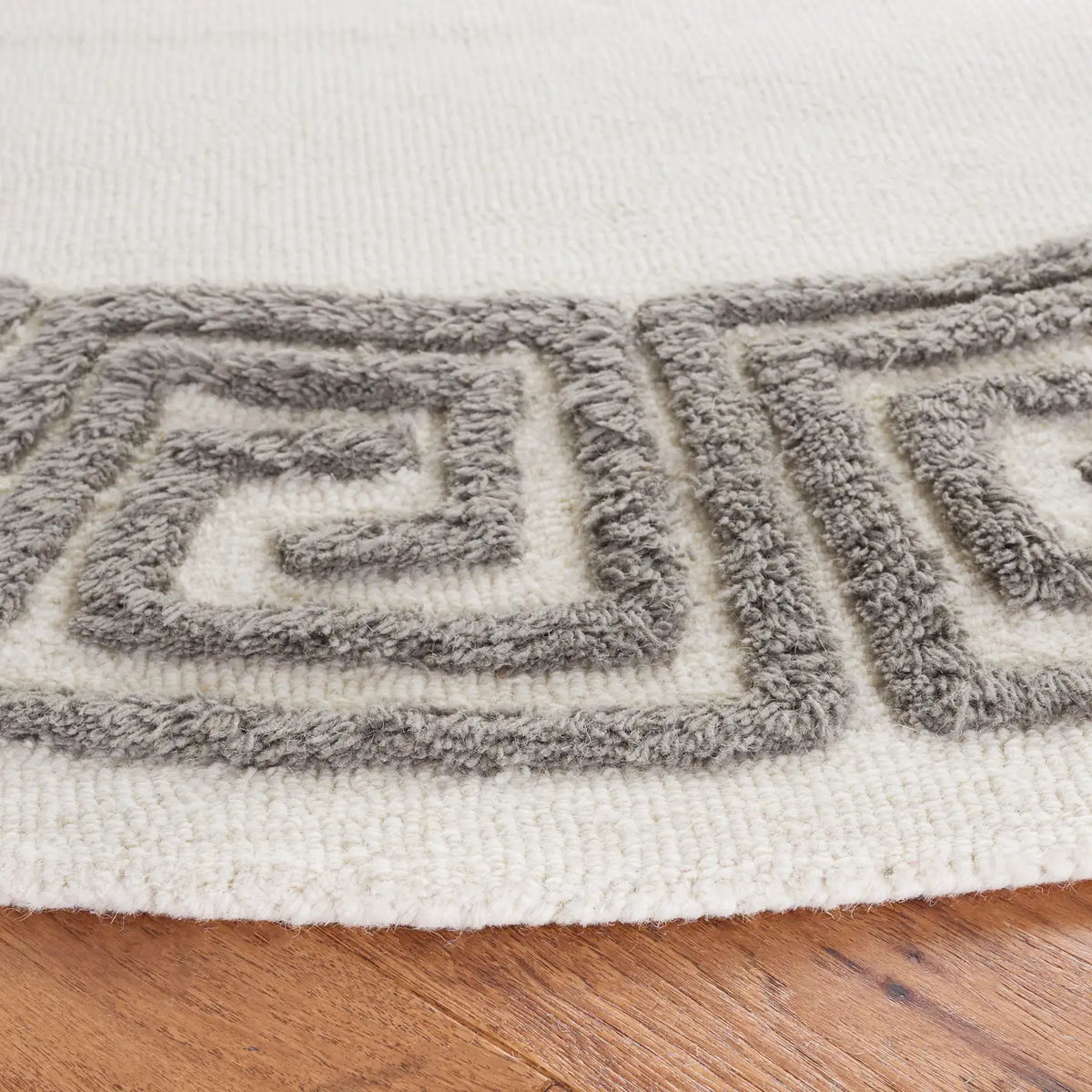 Safavieh Metro 6'-0" x 6'-0" Rug in Ivory / Grey