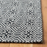 Safavieh Augustine 4'-0" x 6'-0" Rug in Black / Light Grey