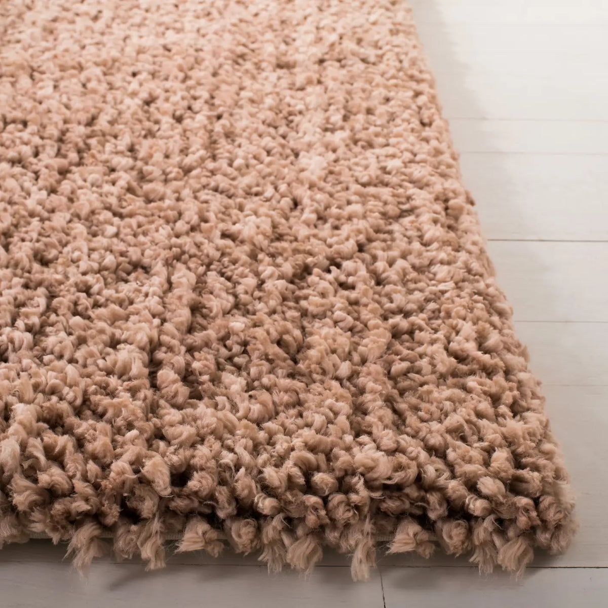 Safavieh Shag 6'-0" x 9'-0" Rug in Beige