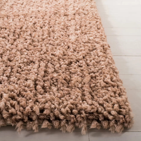 Safavieh Shag 6'-0" x 9'-0" Rug in Beige