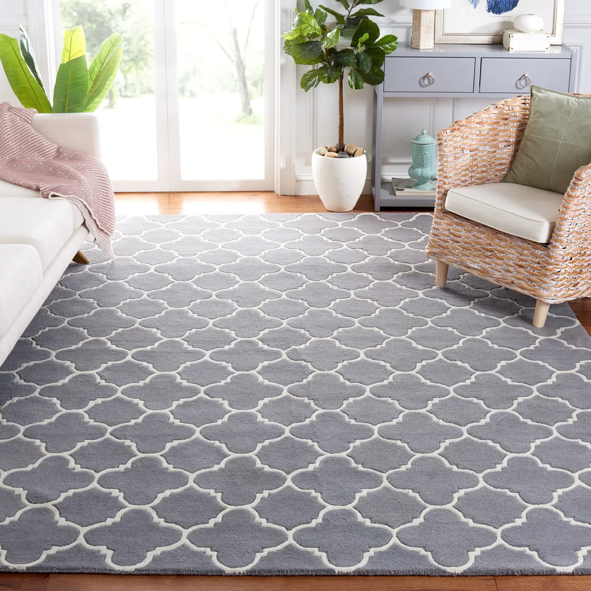 Safavieh Chatham 10'-0" x 14'-0" Rug in Dark Grey / Ivory