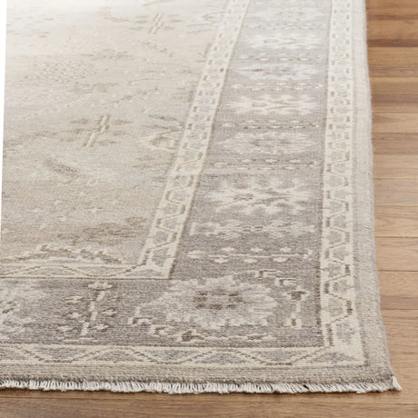Safavieh Oushak 6'-0" x 9'-0" Rug in Beige
