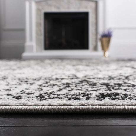 Safavieh Adirondack 4'-0" x 6'-0" Rug in Grey / Black