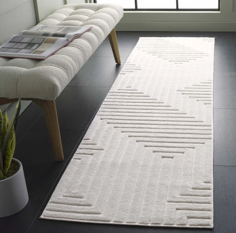 Safavieh Selena 2'-2" x 8'-0" Rug in Ivory