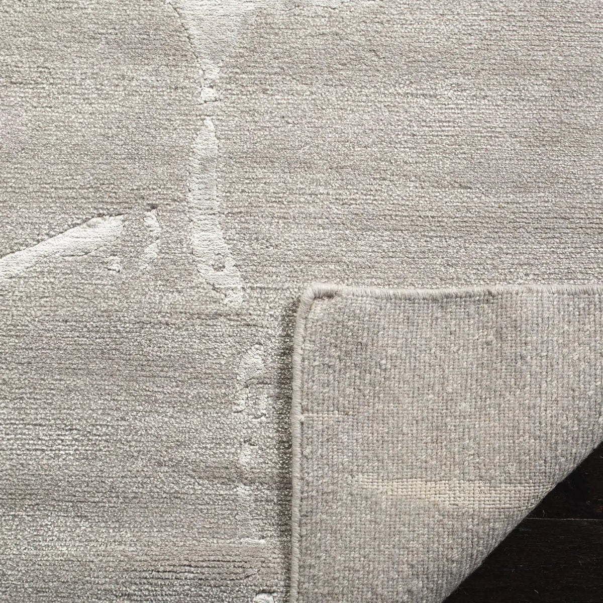 Safavieh Tibetan 5'-0" x 8'-0" Rug in Cream / Stone