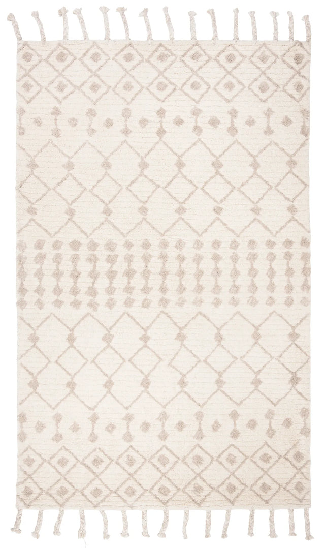 Safavieh Casablanca 4'-0" x 6'-0" Rug in Ivory / Beige