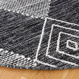 Safavieh Kilim 6'-0" x 6'-0" Rug in Black / Ivory