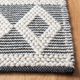 Safavieh Natura 4'-0" x 6'-0" Rug in Ivory / Black