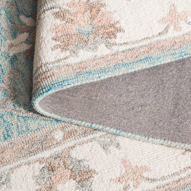 Safavieh Heritage 4'-0" x 6'-0" Rug in Light Blue / Ivory
