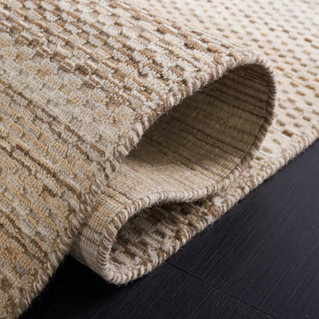 Safavieh Himalaya 5'-0" x 8'-0" Rug in Beige