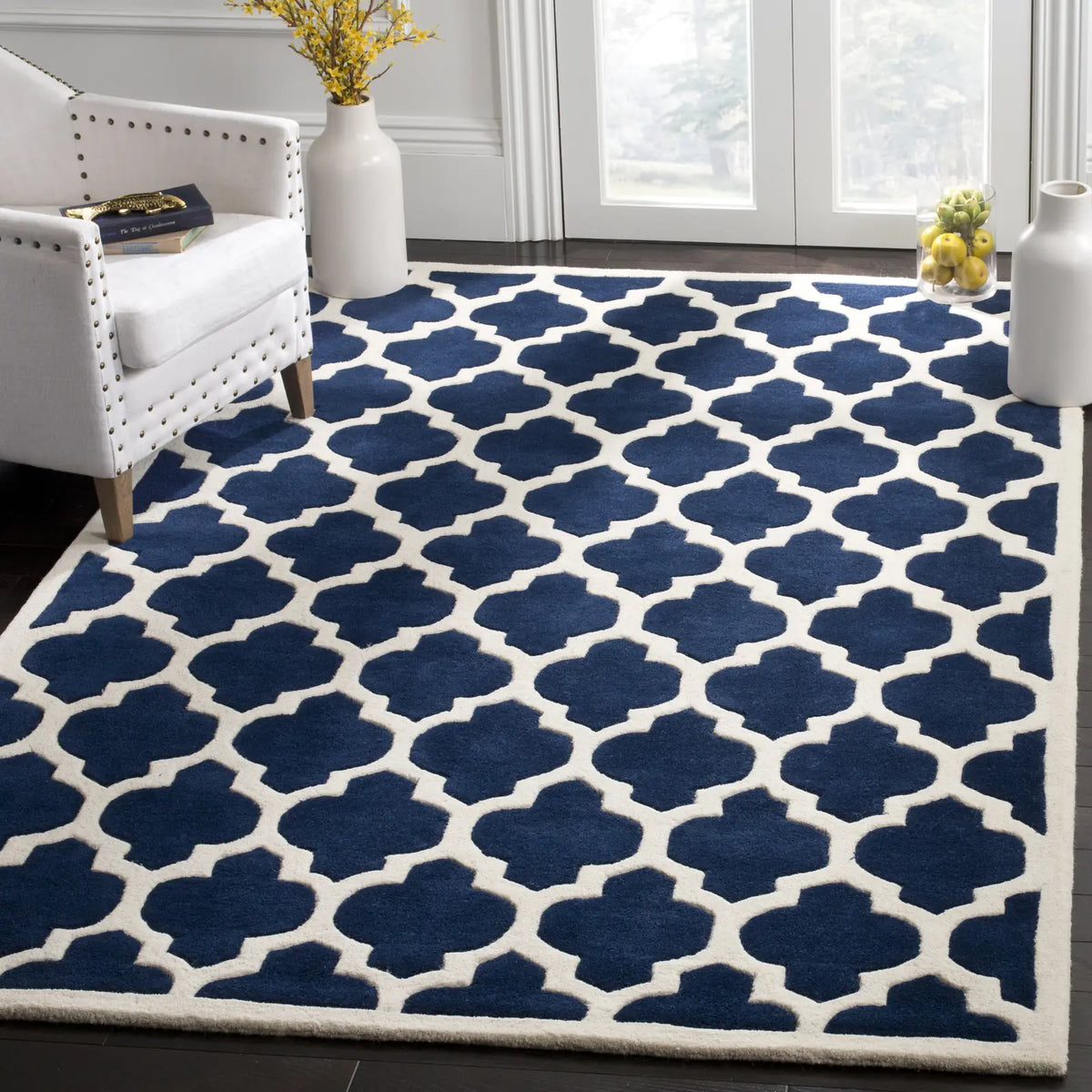 Safavieh Chatham 5'-0" x 8'-0" Rug in Dark Blue / Ivory