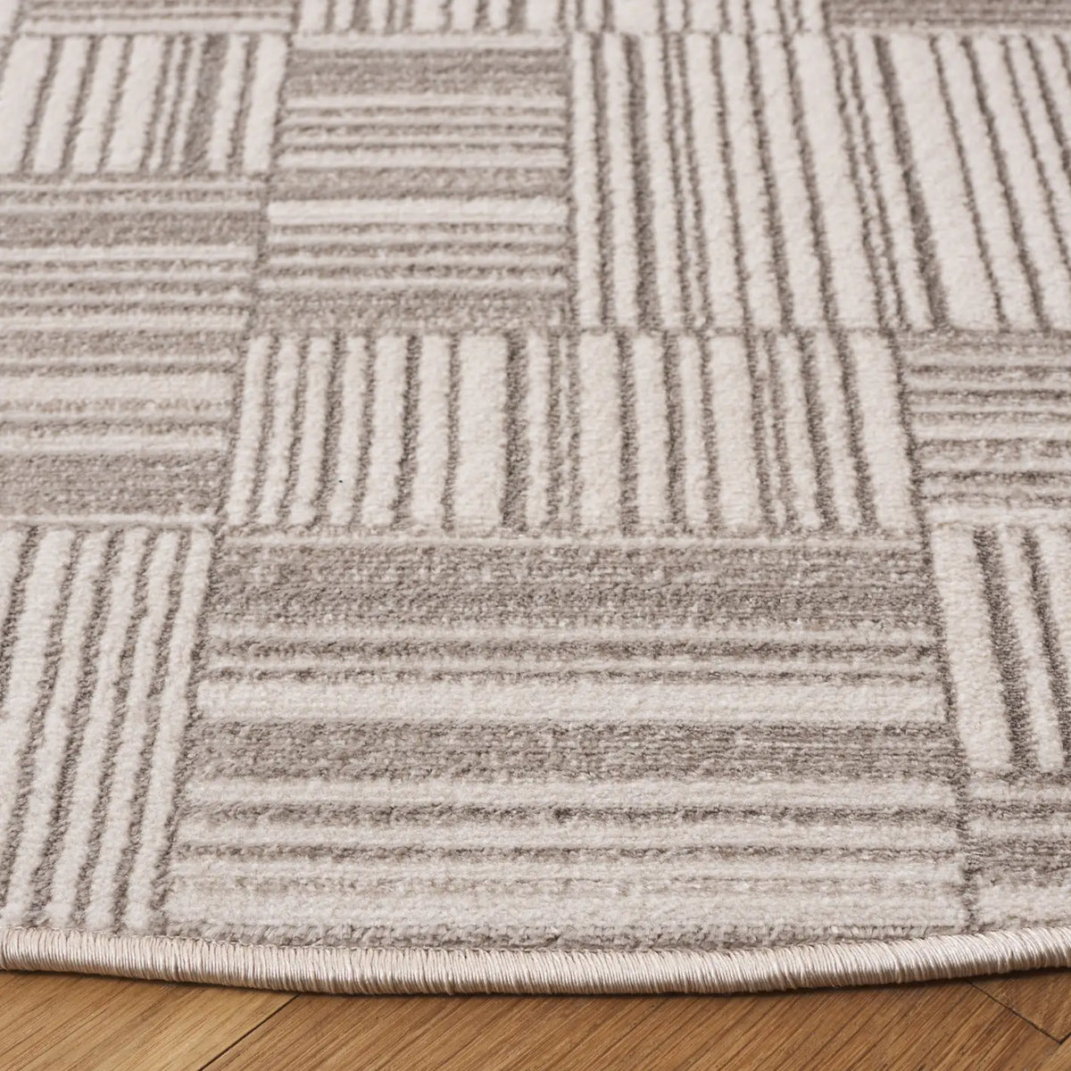 Safavieh Orchard 6'-7" x 6'-7" Rug in Grey / Ivory