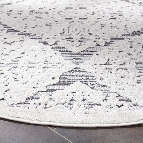 Safavieh Cabana 6'-7" x 6'-7" Rug in Ivory / Grey