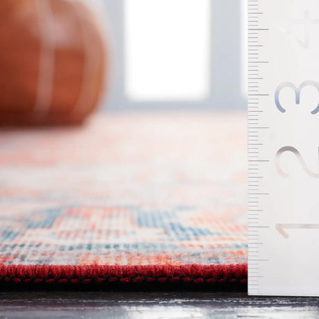 Safavieh Tucson 4'-0" x 6'-0" Rug in Rust / Navy