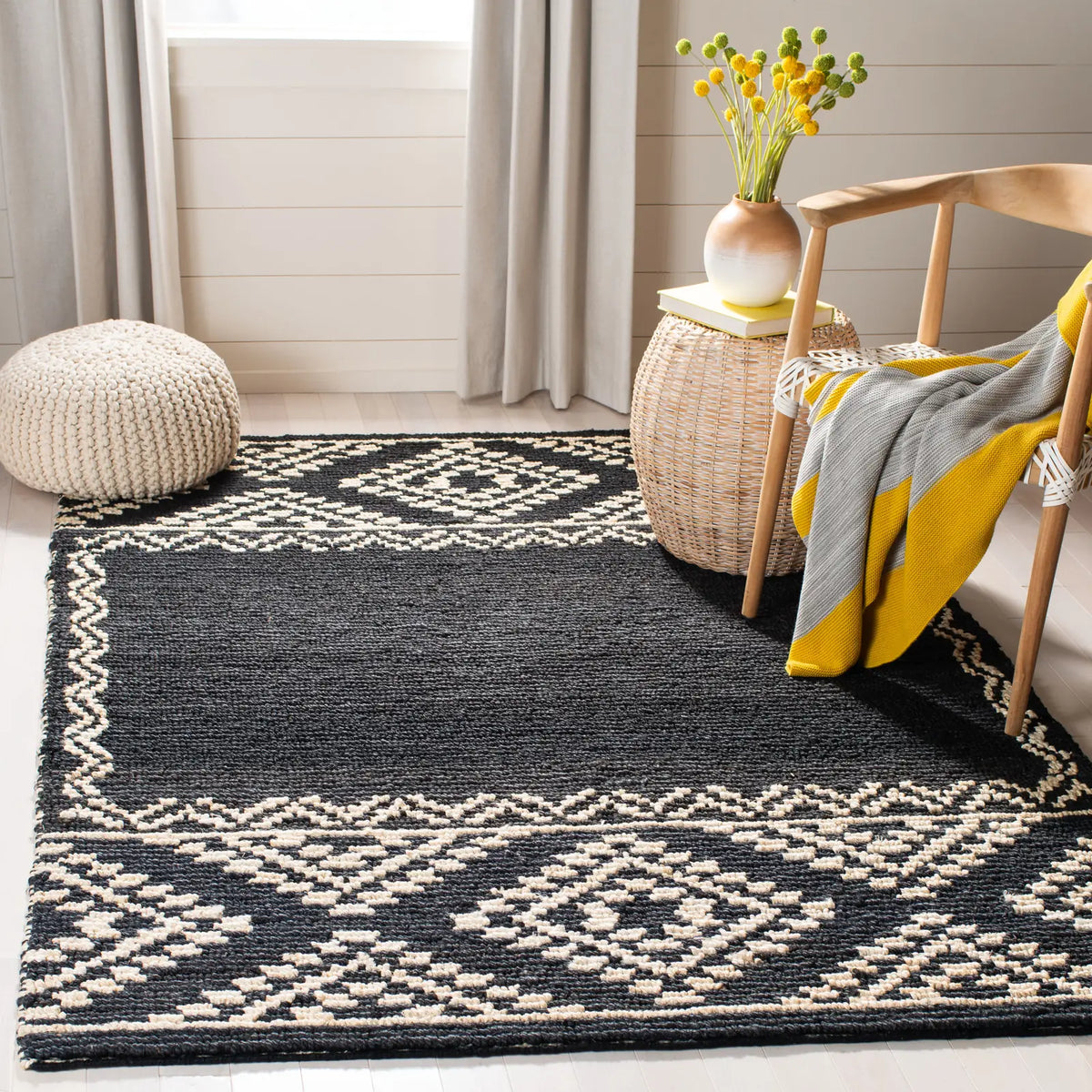 Safavieh Natural Fiber 5'-0" x 8'-0" Rug in Black
