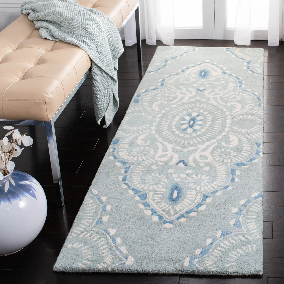 Safavieh Wyndham 2'-3" x 11'-0" Rug in Blue / Ivory