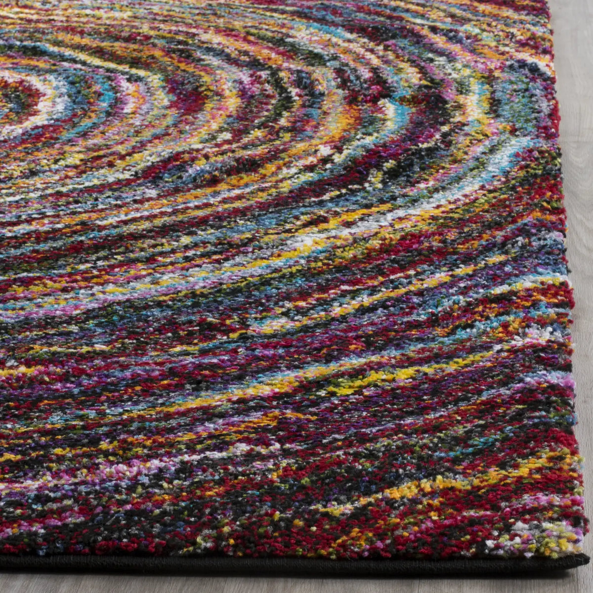 Safavieh Fiesta Shag 4'-0" x 6'-0" Rug in Multi