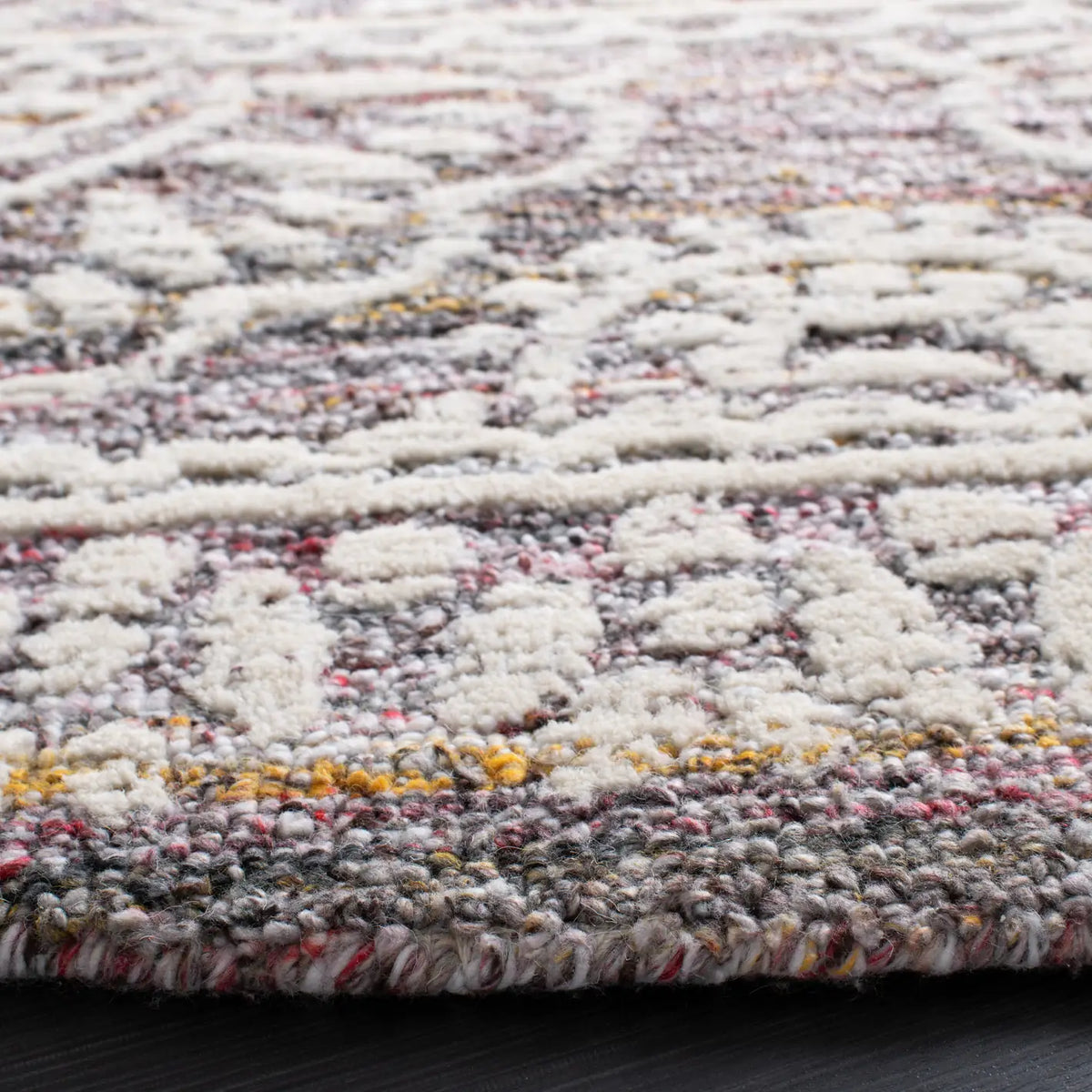 Safavieh Metro 6'-0" x 6'-0" Rug in Red / Ivory
