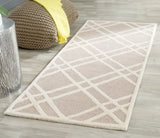 Safavieh Cambridge 2'-6" x 6'-0" Rug in Beige / Ivory