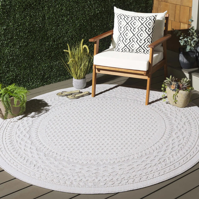 Safavieh Global 6'-7" x 6'-7" Rug in Light Beige / Ivory