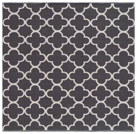 Safavieh Montauk 6'-0" x 6'-0" Rug in Dark Grey / Ivory