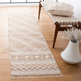 Safavieh Kilim 2'-3" x 7'-0" Rug in Natural / Ivory