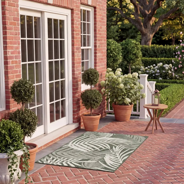 Safavieh Beach House 3'-0" x 5'-0" Rug in Green / Ivory