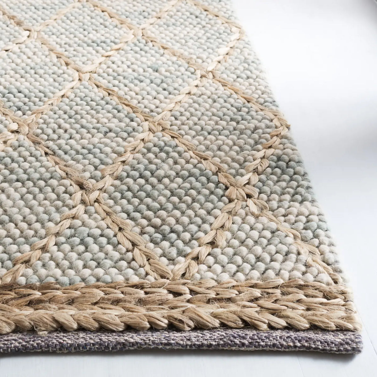Safavieh Natura 4'-0" x 6'-0" Rug in Teal / Natural