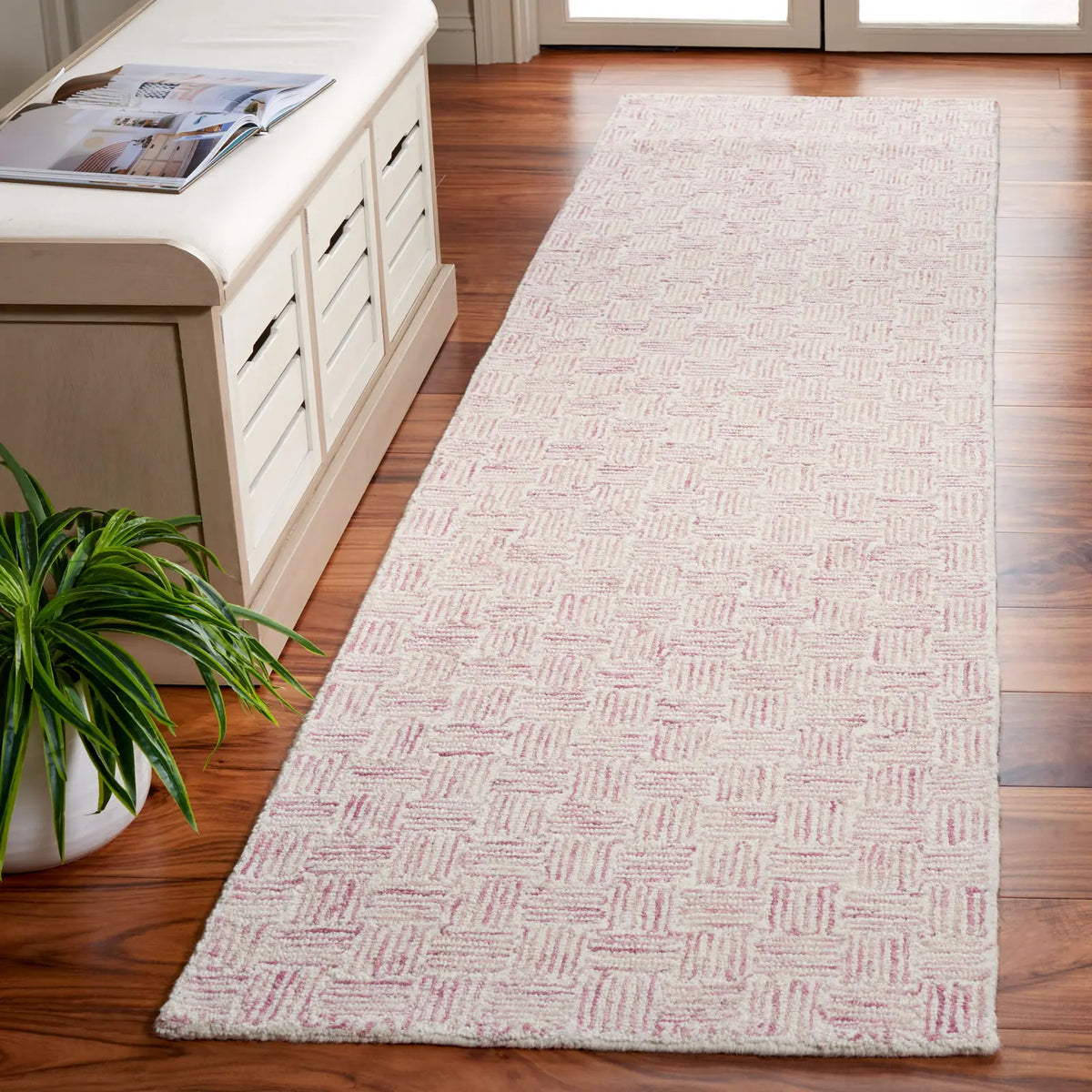 Safavieh Micro-Loop 2'-3" x 9'-0" Rug in Pink / Ivory