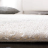 Safavieh Parma Shag 4'-0" x 6'-0" Rug in Cream / Grey