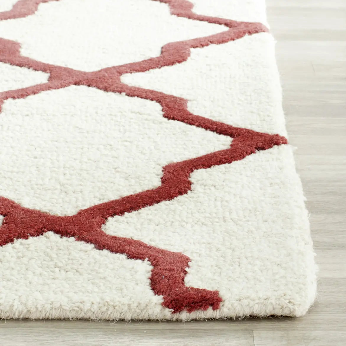 Safavieh Cambridge 2'-6" x 16'-0" Rug in Ivory / Rust