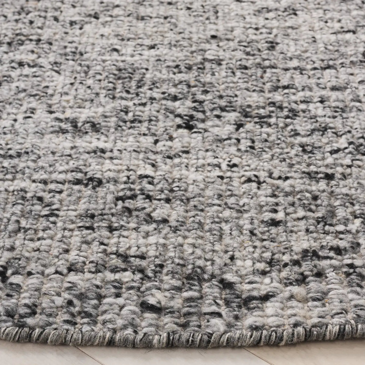 Safavieh Mirage 6'-0" x 6'-0" Rug in Grey / Black