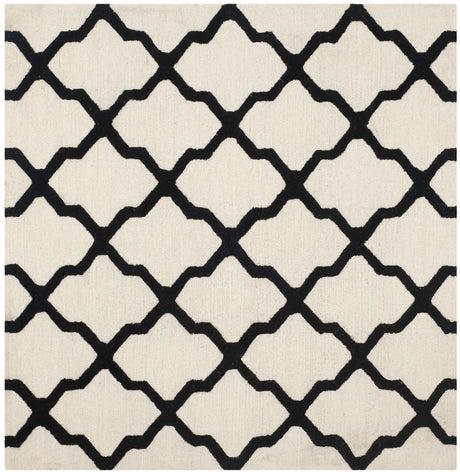 Safavieh Cambridge 6'-0" x 6'-0" Rug in Ivory / Black
